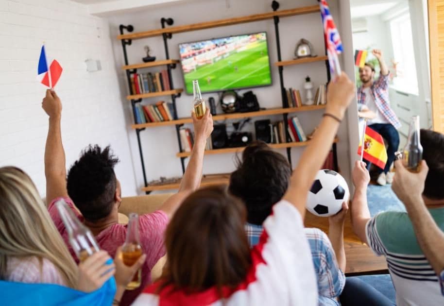 O que a estratégia do Itaú na CazéTV revela sobre atenção durante a Copa do Mundo 2026